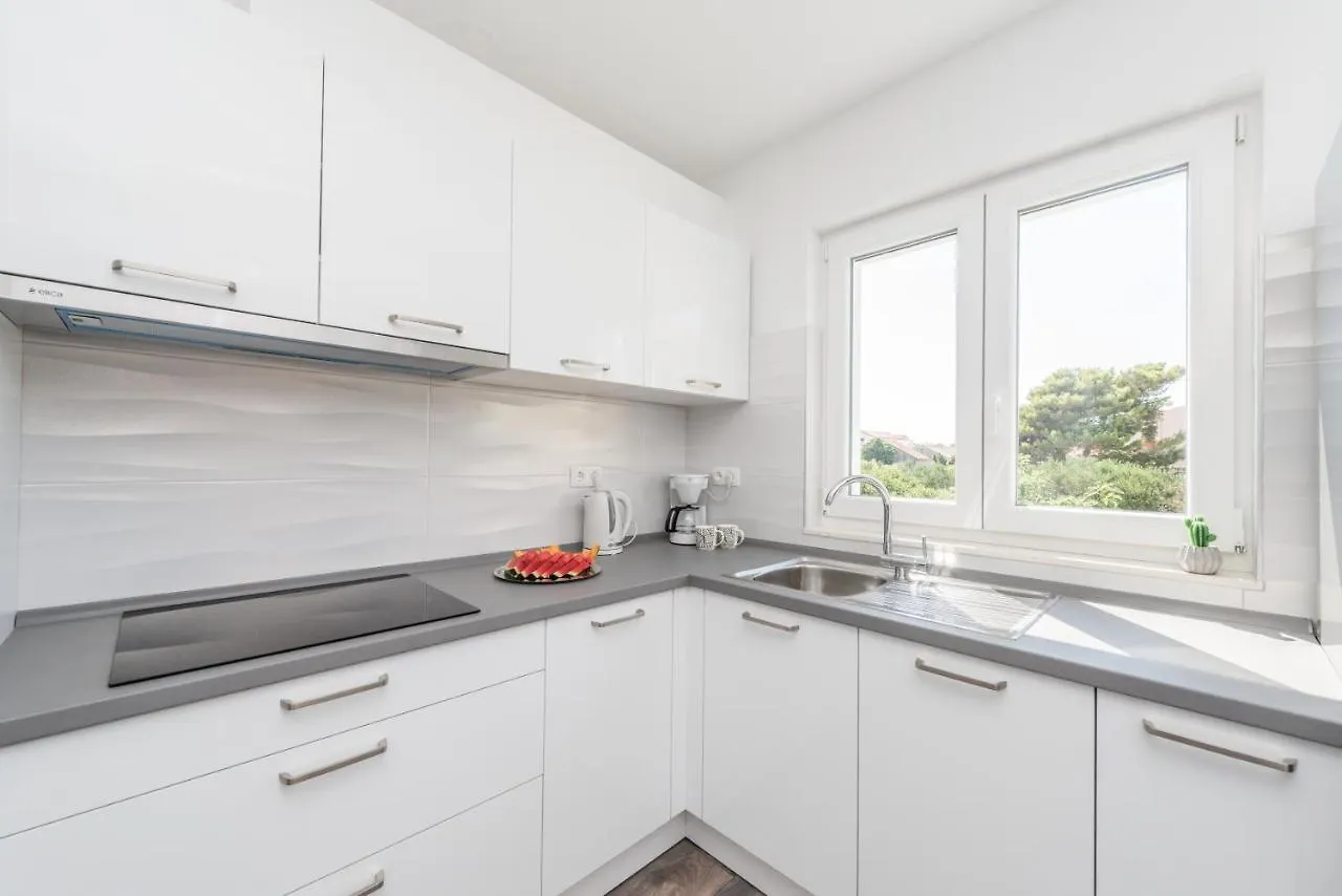 Apartments Janice Pakostane Croatia