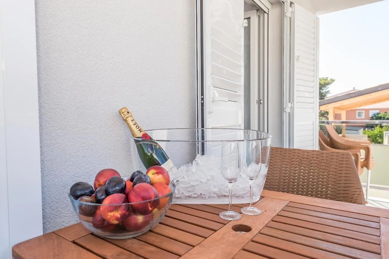 Apartments Janice Pakoštane Hırvatistan