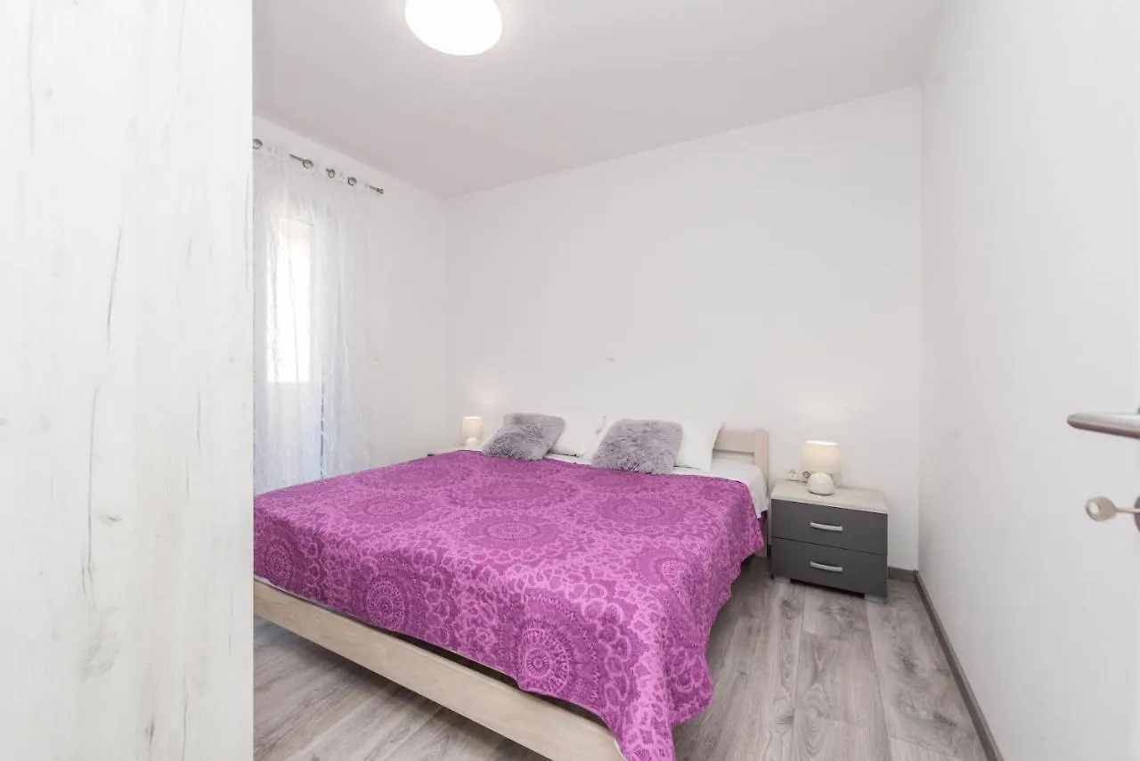 Apartments Janice Pakoštane Hırvatistan