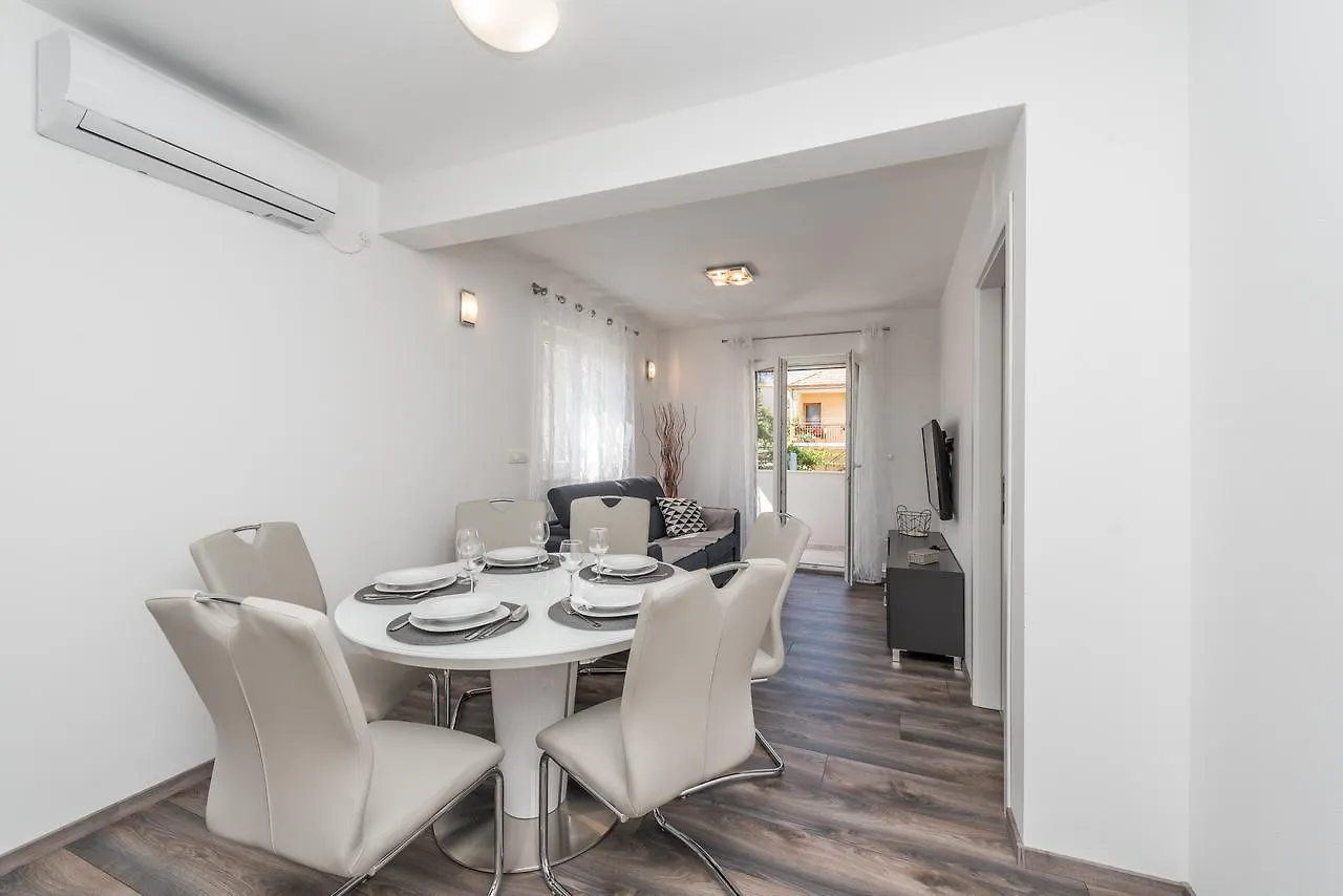 Apartments Janice Pakostane 0*,  Croatia