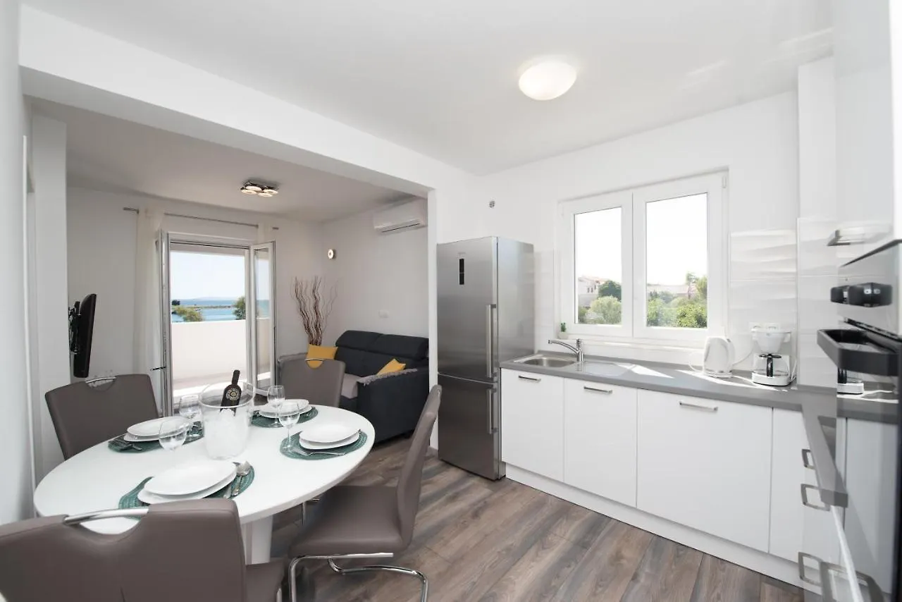 Apartments Janice Pakostane Croatia