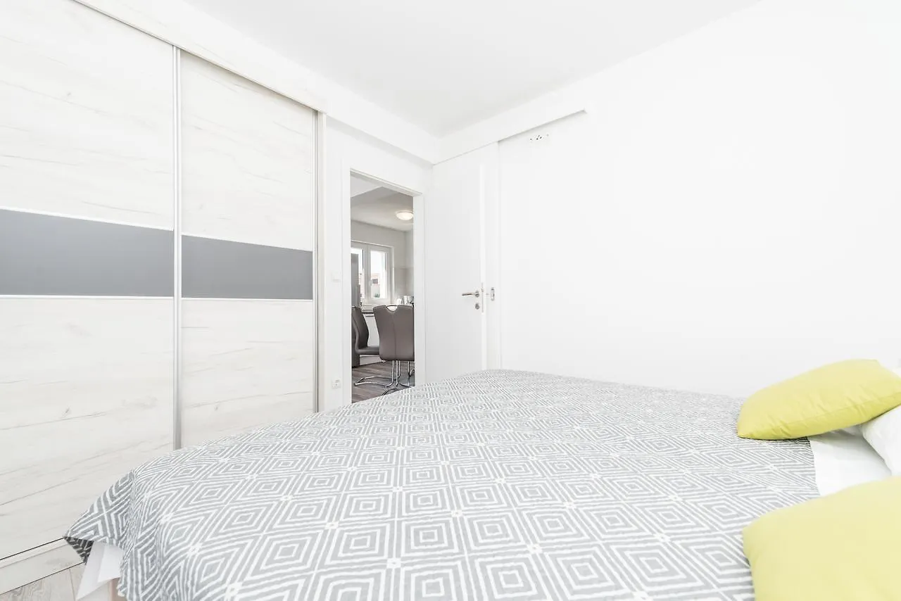 Apartments Janice Pakoštane Hırvatistan
